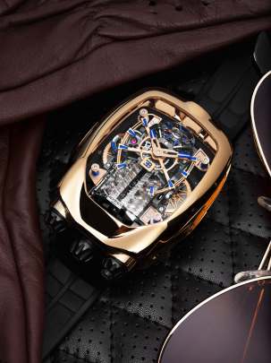 Jacob & Co. Bugatti Chiron Tourbillon Rose Gold Edition (Reference: BU200.40.AA.AA.ABRUA). Jacob (C)