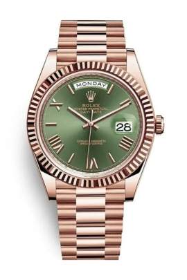Rolex Oyster Perpetual Day-Date 40 in 18 ct Everose gold with an olive-green dial, fluted bezel and a President Watch Rolex